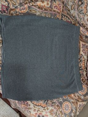 Old Navy Black and Gray Striped Skirt Size Large
